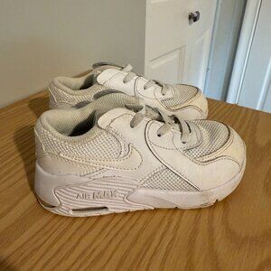 Nike airmax toddler white shoes in size 9c